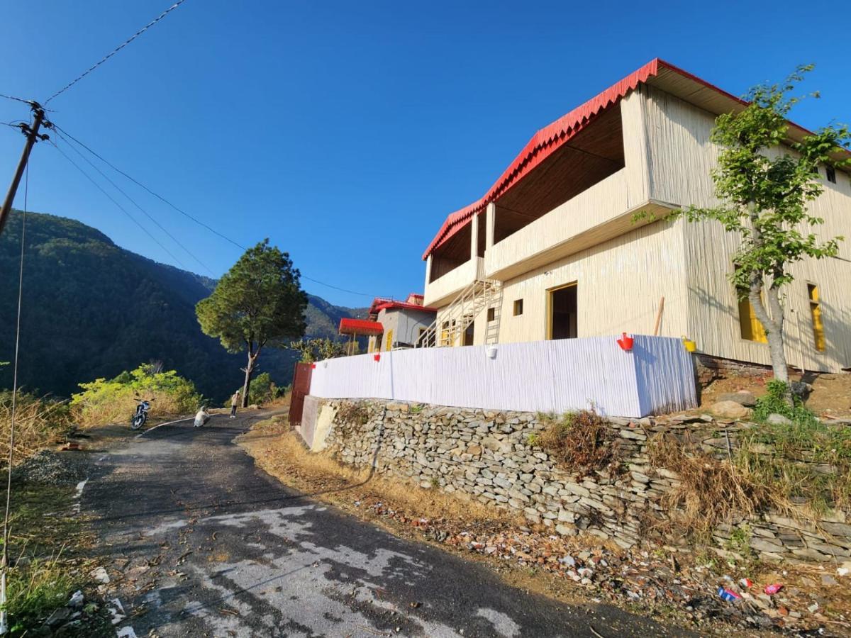 Pahaadi Dhun Homestay Chamba  Buitenkant foto