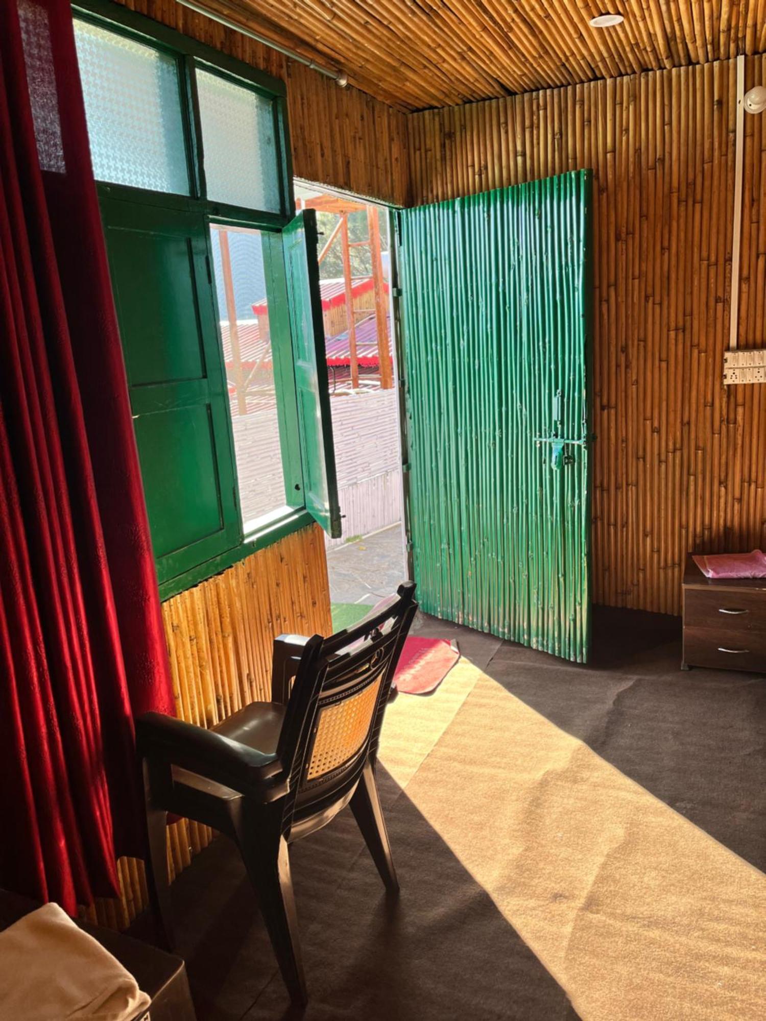 Pahaadi Dhun Homestay Chamba  Buitenkant foto